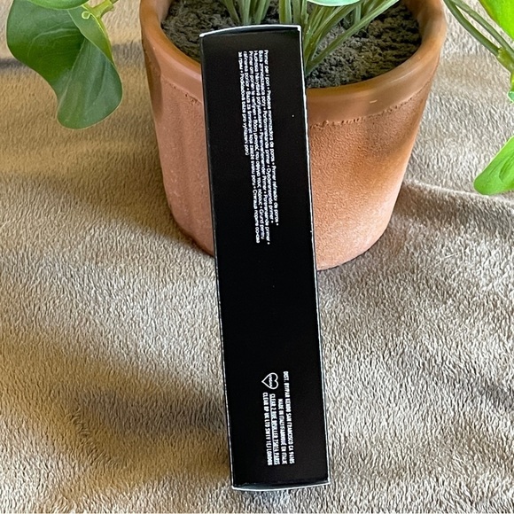 *NIB* Kat Von D Lock It Pore Refining Primer 1oz - Picture 5 of 8